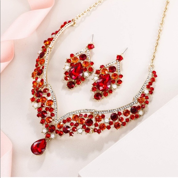 Yellow Gold & Ruby Red Austrian Crystal Teardrop V Shape Necklace & Earrings Set - Picture 4 of 6